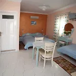 Maria's Μυρτιές